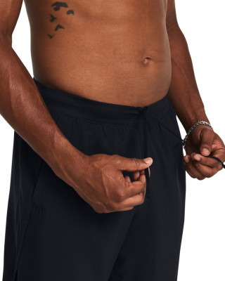 UA LAUNCH 7 SHORTS