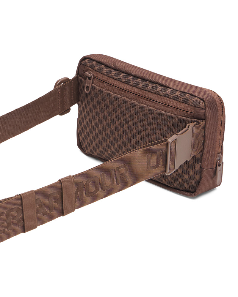 UA ESSENTIAL WB XBODY 