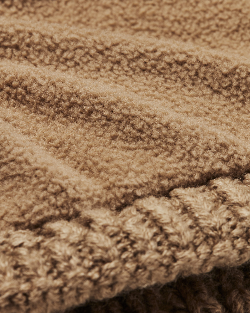 W HALFTIME CABLE KNIT BEANIE